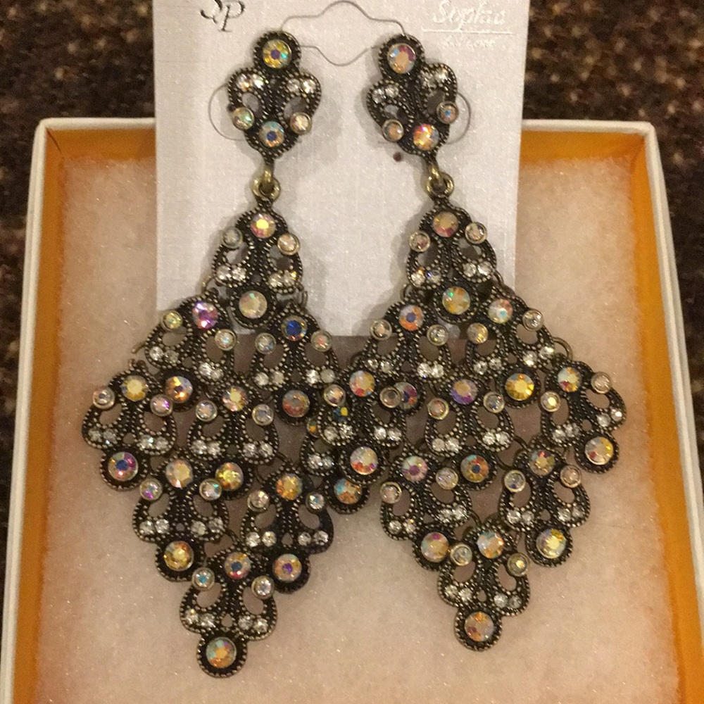 Chandelier earrings